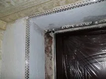 Як кріпити куточок до пінопласту суміш