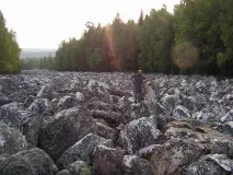 Каменната река