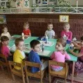 Конспект заняття на день відкритих дверей у 1 молодшій групі «Листівка для мами» заняття