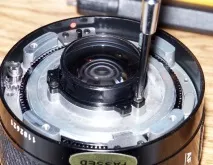 Чищення діафрагми Minolta AF 50 Знімаємо