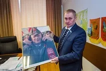 напусна комунистическата