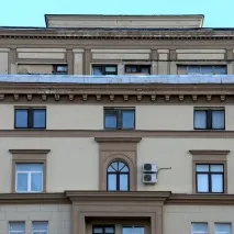 будинку