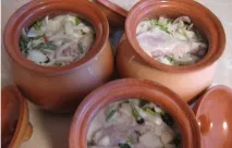 Курка в кефірі з овочами. курка
