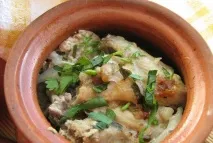 Курка в кефірі з овочами. кефірі
