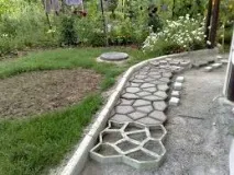 Як зробити садову доріжку самому садову