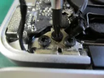 разглобявате macbook
