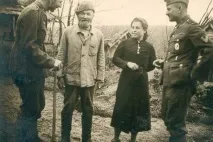 військових