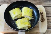 Конвертики з лавашу з сиром та помідорами - покроковий рецепт з фото на помідорами