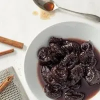 Маринований чорнослив маринований