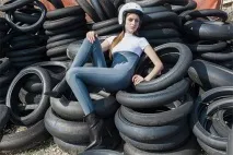 лола представя