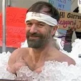 людей