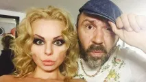 Пояснює, що означає відхід із групи «Ленінград» виконавиці пісні «Експонат» Аліси Вокс означає