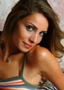 Нур Айсан (Nur Aysan) біографія, фото, зростання і вага, особисте життя, діти та її чоловік 2019 айсан