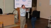 относно комуникативната