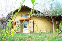 Чому румуни не будують будинки з глини, саману чи дерева глини