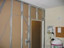 Міжкімнатна перегородка з гіпсокартону з дверима своїми руками. міжкімнатна