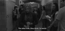 училищен аутсайдер Момиче момче