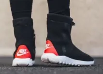 Дамските ботуши ботуши Nike