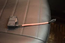 Установка USB коробочки доводчик бардачка доводчик