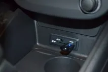 Установка USB коробочки доводчик бардачка коробочки