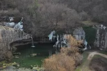 Водоспад Мердвен Тубю (Коба-Чаїр) біля села Рідне у долині Чоргунь, Севастополь, Зелений Шлях коба-чаїр