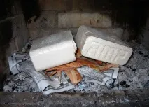 З’ясуємо, що вигідніше топити піч паливними брикетами або дровами. брикетами