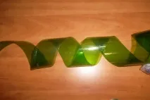 къдрави пластмасови бутилки