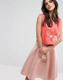Vero Moda бродерията