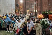 Навіщо купують великі свічки та як «правильно» запізнитися на службу, Нижегородська Митрополія свічки