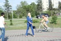 1-а Піріжкова» матвієнко в яскраво синьому а мер дрес код не вгадав, Останні Новини Омська та Омської матвієнко