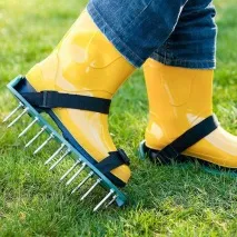 Аерація та скарифікація газону на скарифікація