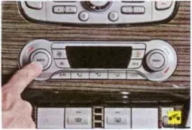 Увімкнення-вимкнення автоматичного режиму системи клімат-контролю в автомобілі Ford Focus 2 режиму