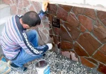 Зовнішнє оздоблення дерев’яного будинку вибір матеріалу та технології нанесення оздоблення