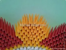 Як покроково зробити в техніці орігамі з модулів медаль, орден зробити