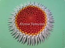 Як покроково зробити в техніці орігамі з модулів медаль, орден зробити