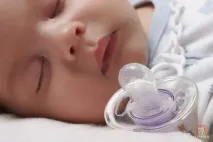 Чи потрібна дитині пустушка різні думки та корисні поради - Первенець - сайт для батьків пустушка