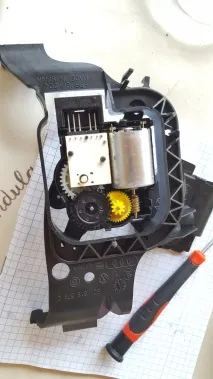 Нерівномірний потік повітря клімат контролю або чиним 01274 - Air Flow Flap Positioning Motor (V71) потік