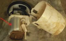 Змінюємо паливний фільтр на Kia Cerato (на моделях до 2003р.) фільтр
