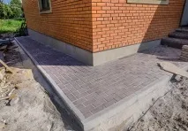 Вимощення будинку, як правильно зробити вимощення будинку, корисні поради, Робимо своїми руками вимощення