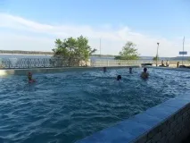 біле