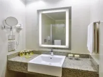 akka истината