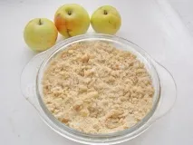 Рецепт яблучного крамбла можна