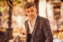 біографія
