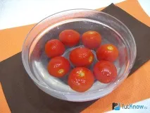 Томатний соус можна