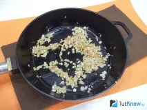 Томатний соус можна