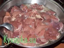 Тушкована печінка індички, Страви по-домашньому з фото по кроках рецепту страви