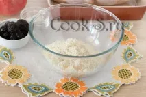 Качка з рисом та яблуками в духовці. рисом