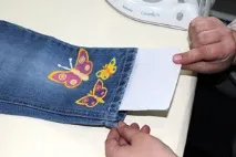 Художній розпис на джинсах тканини