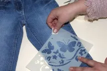 Художній розпис на джинсах художній