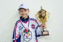 14-годишен след